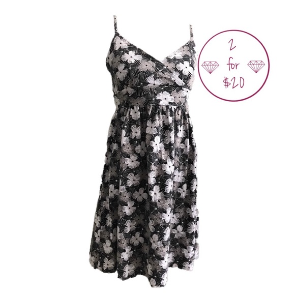 Old Navy Dresses & Skirts - Old Navy Sundress, small